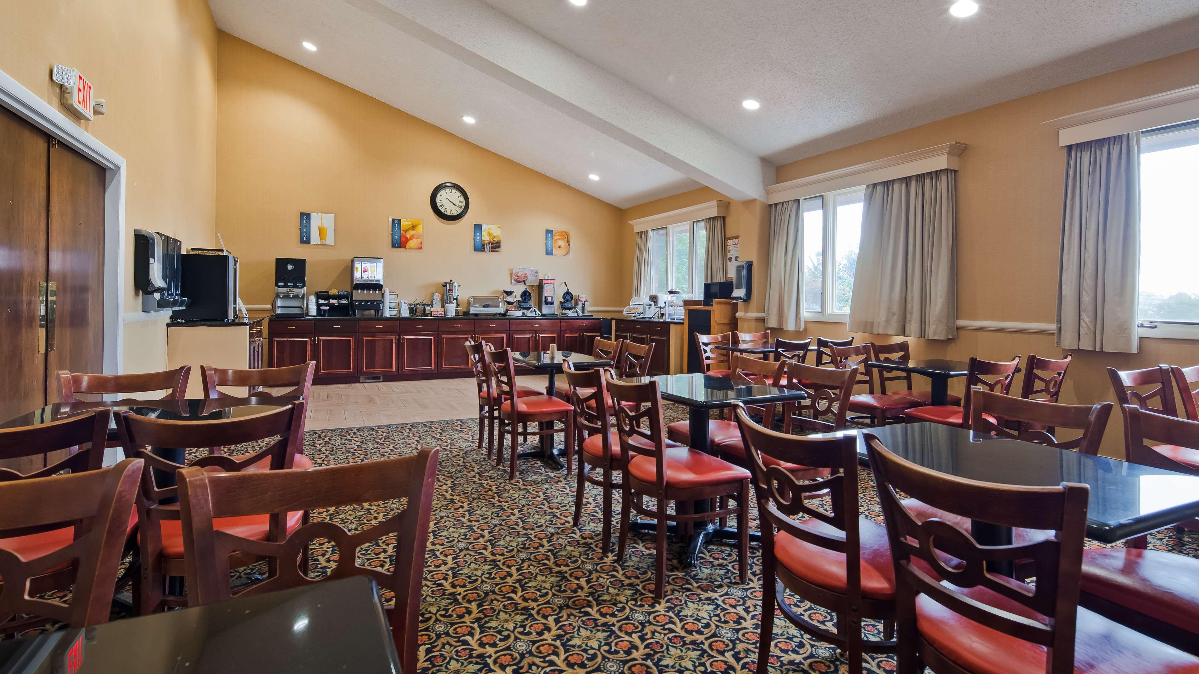 Best Western University Inn Ithaca Exterior photo